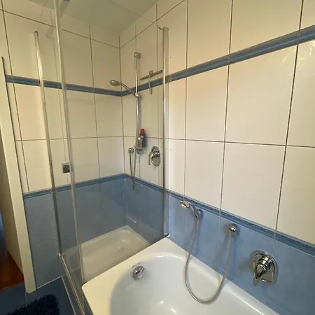 Wohnliches , Behagliches Mit Balkon Und Wifi メンヒェングラートバッハ