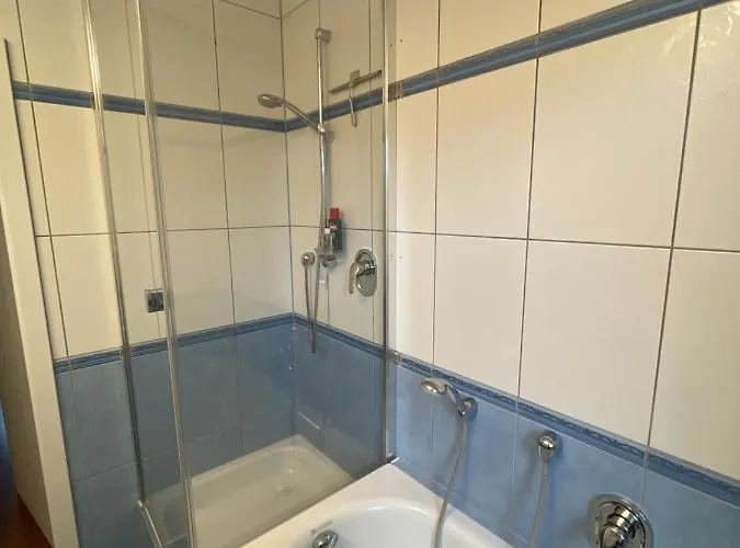 Wohnliches , Behagliches Mit Balkon Und Wifi メンヒェングラートバッハ